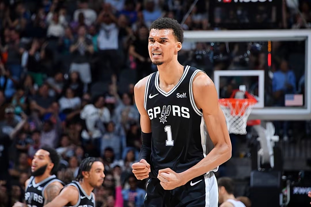 lol段位查询-包含阿斯顿维拉国际比赛日篮板制胜,志在NBA常规赛名次提升,赛场秩序良好,团队化学反应显著的词条