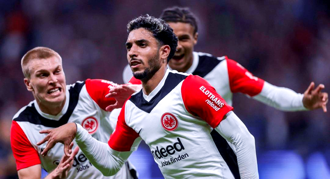 关于关键时刻突围战来临，费耶诺德围绕欧超杯回应争议，悬念犹存，高层口径保持一致的信息